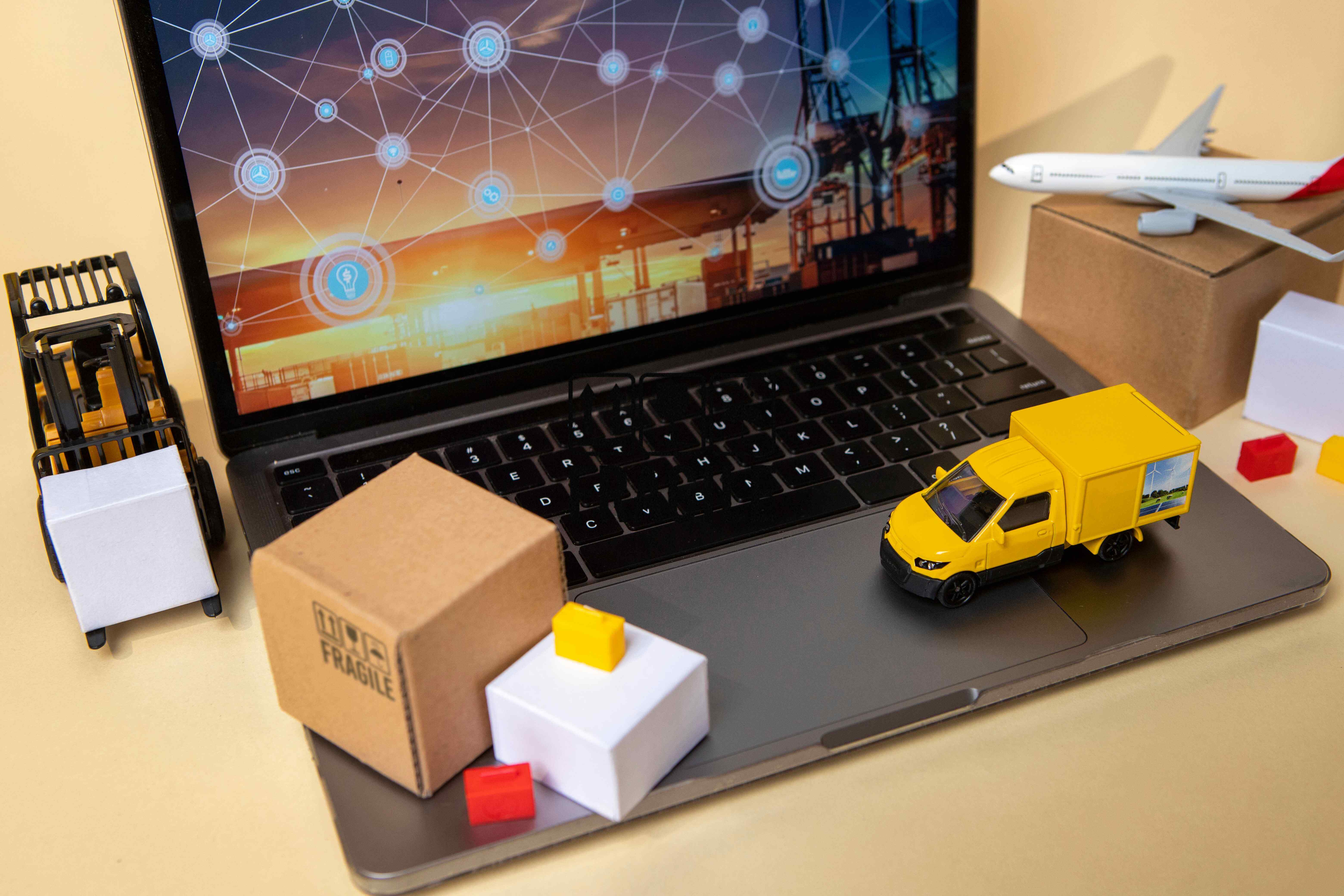 Enhancing Real-Time Data Utilization in Logistics and Demand with Expert Networks
