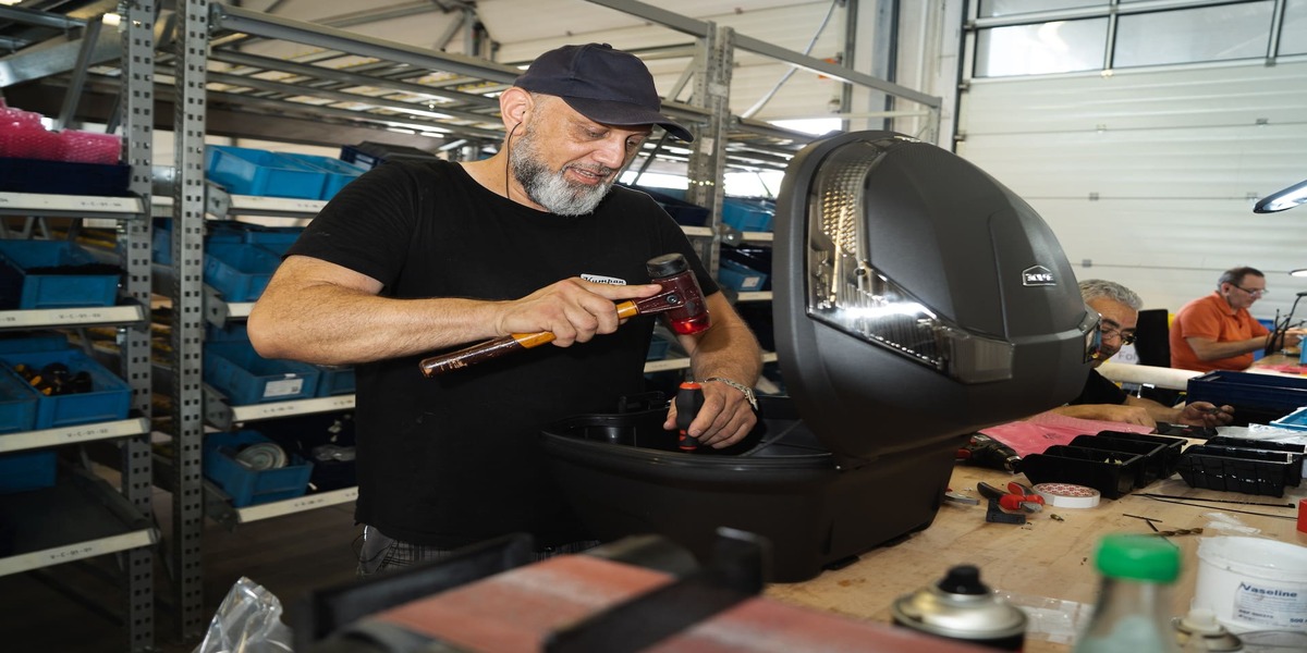 In-House Vs. Outsource Manufacturing